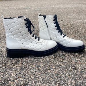 Never worn, no tags - size 10 women’s Sam Edelman white combat boots white